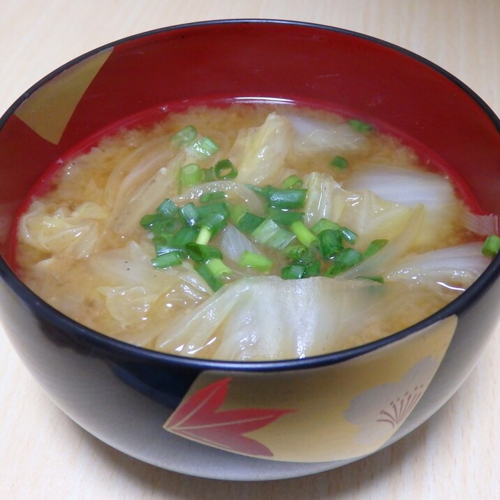 具だくさん☆白菜とたまねぎのお味噌汁